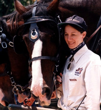 Sandy Lerner (as Ava Farmer)